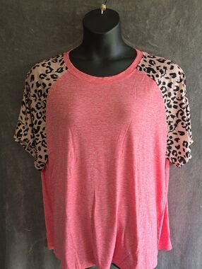 Women’s Pink Raglan Leopard Sleeve Top